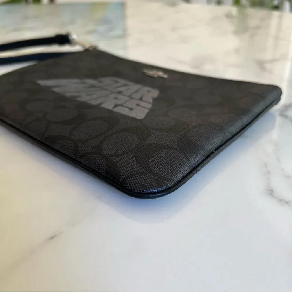 Star Wars X Coach Gallery Pouch In Signature Canvas With Motif F88488 Black